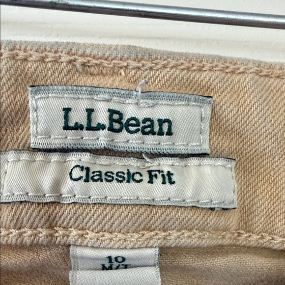 L.L. Bean Women’s Khaki Jeans in Classic Fit - Picture 2 of 5